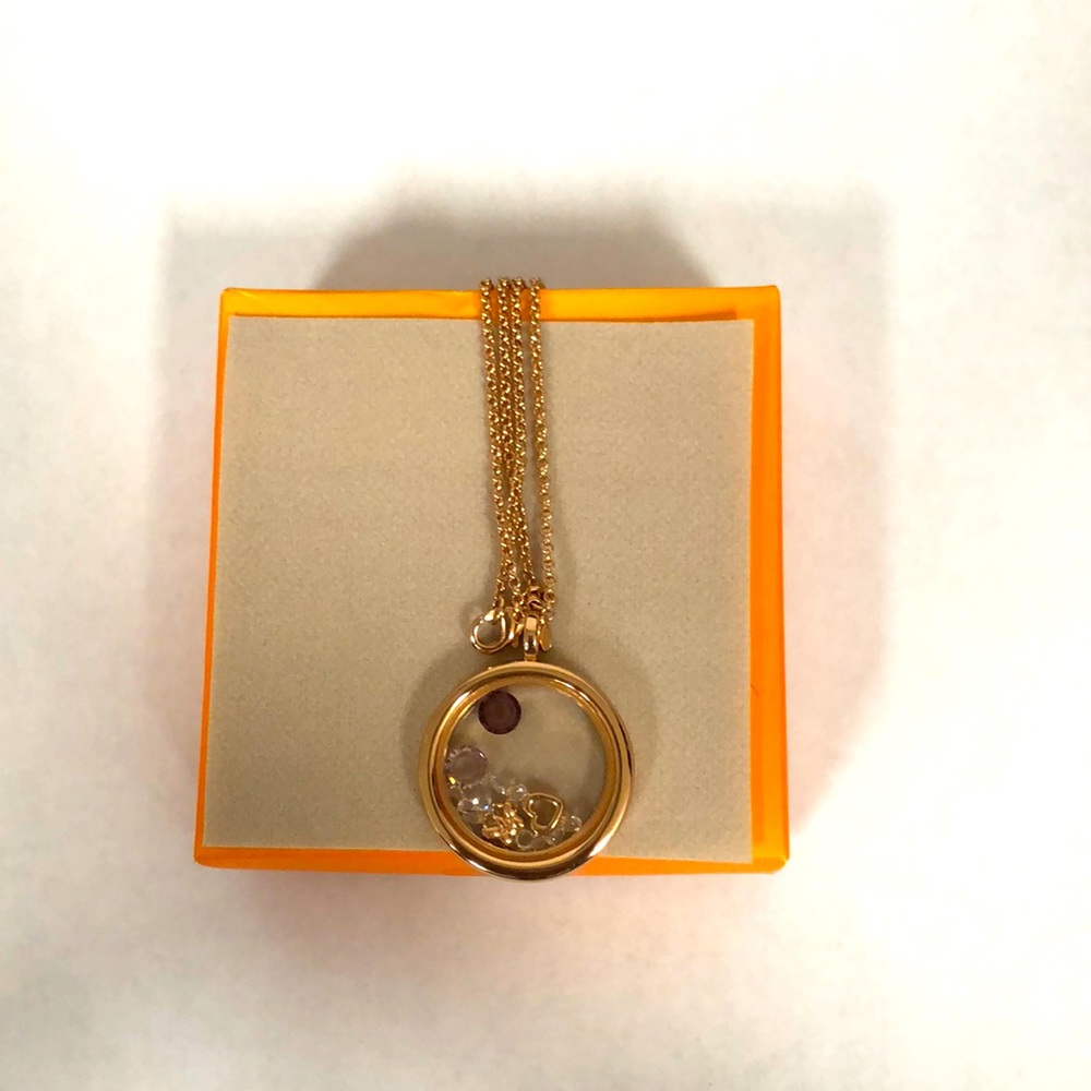 Yanbal Necklace